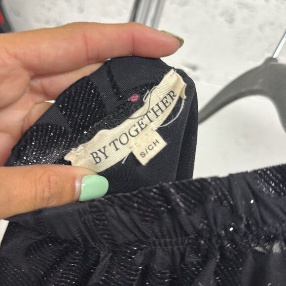 BY TOGETHER Black Flutter Sleeve Ruffled Crop Top - Size Small.- LIKE NEW - Picture 3 of 4